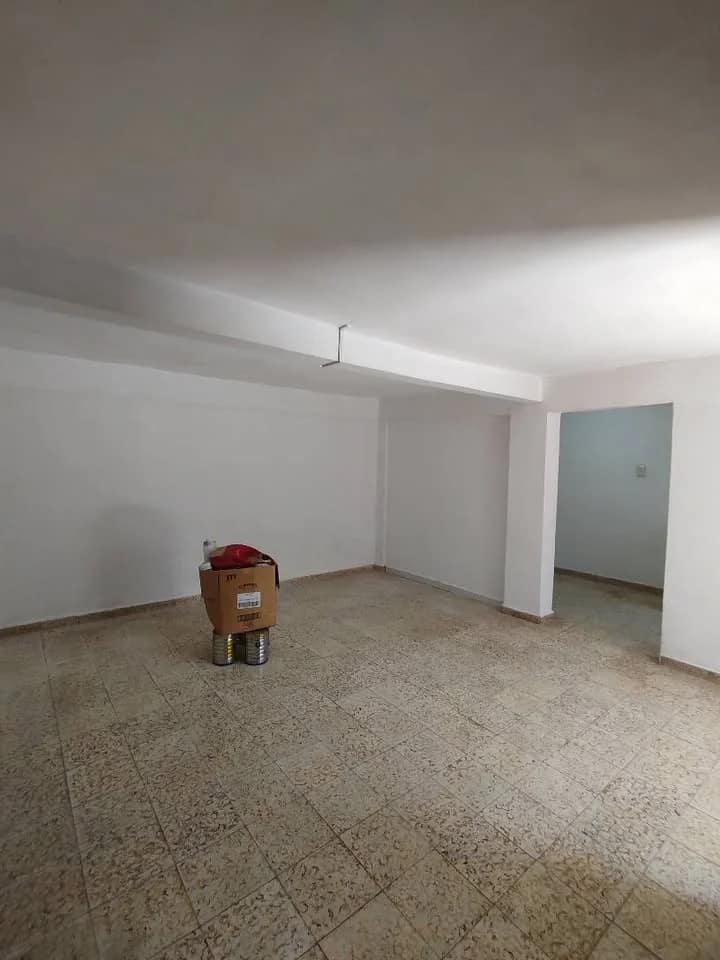 Monoambiente en planta baja con agua y luz incluidas – Zona Centro, foto 2