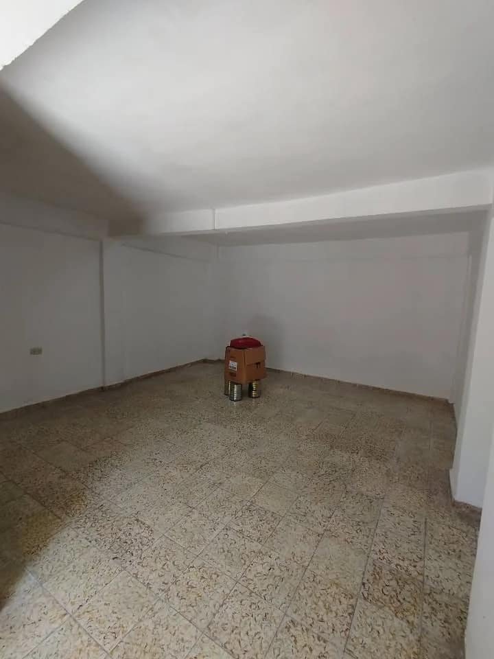 Monoambiente en planta baja con agua y luz incluidas – Zona Centro, foto 3