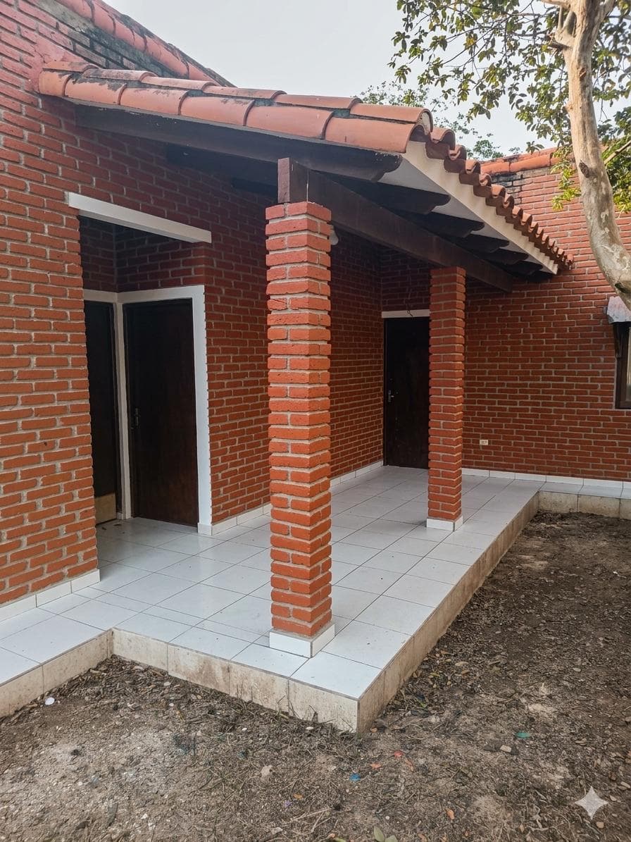 Casa en alquiler sobre pavimento, zona sur