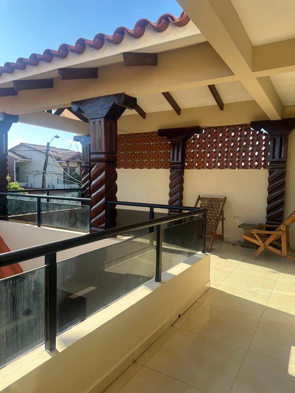 Casa en venta sobre Santos Dumont, zona sur imagen 2
